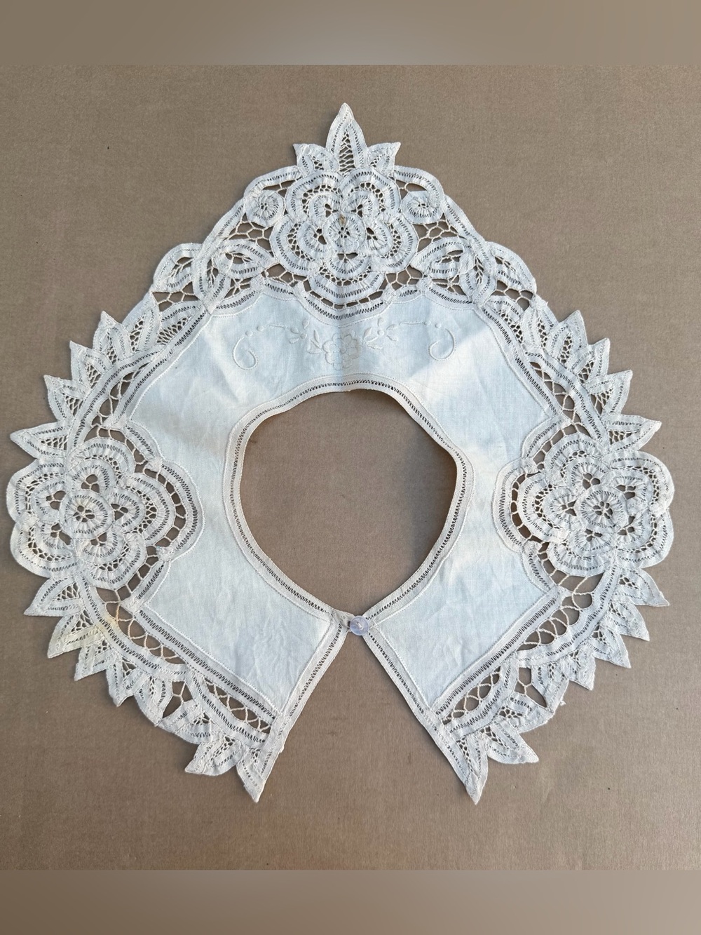 Vintage French Richelieu Lace Collar Embroidered Linen Floral Cutwork